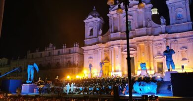 Bocelli concerto scalinata Noto