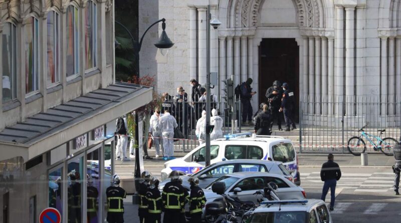 Nizza attentato terrorismo morti Notre Dame