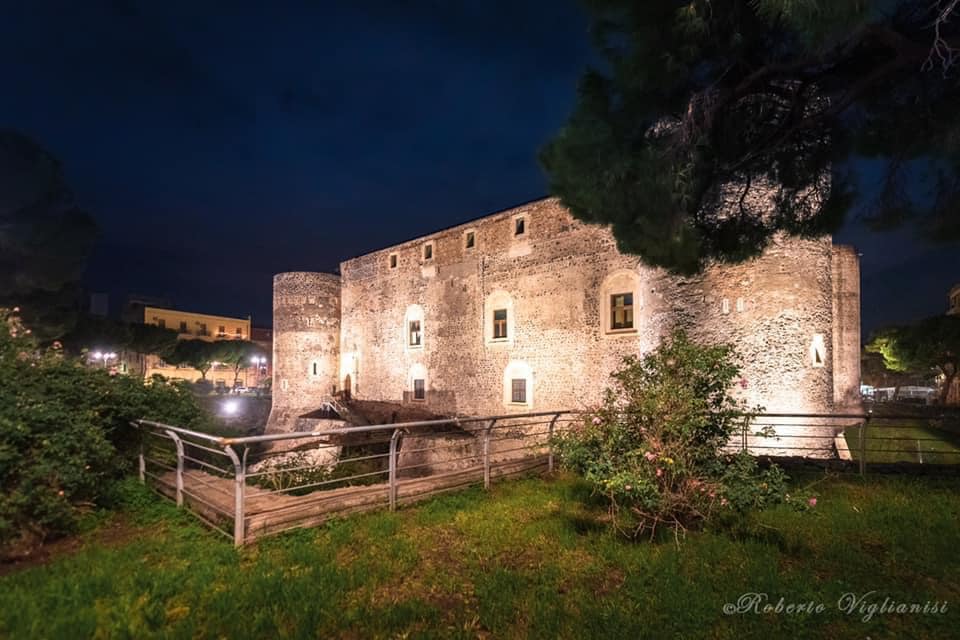 Castello Ursino Catania retro