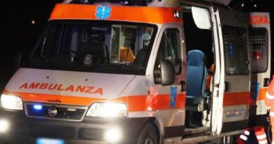 incidente mortale ambulanza notte