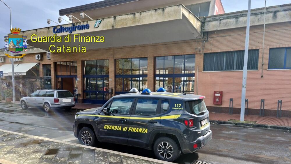 Caltagirone stazione pensionati carte