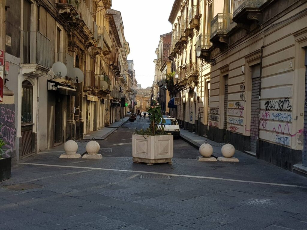 Piazza Teatro Catania diventa pedonale
