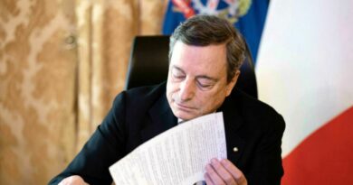 Decreto riaperture 26 aprile Mario Draghi firma