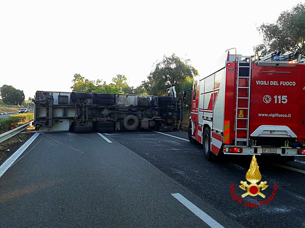 Incidente Catania Messina a 18 vigili del fuoco