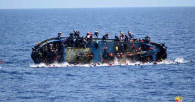 MIgranti lampedusa barcone