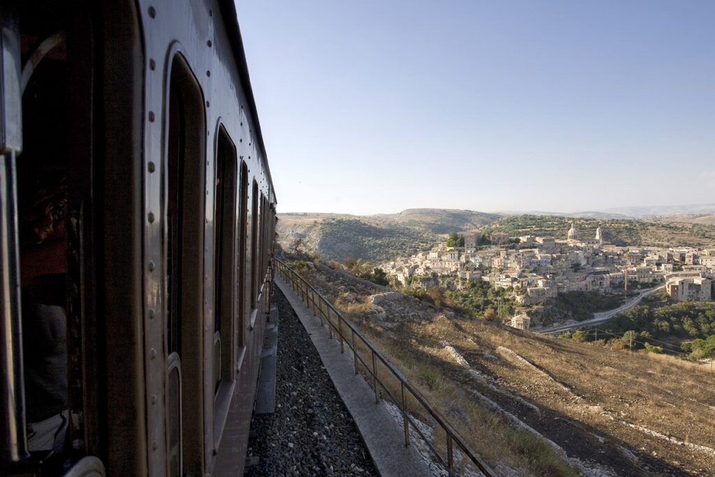 Treno barocco line Sicilia treni storici