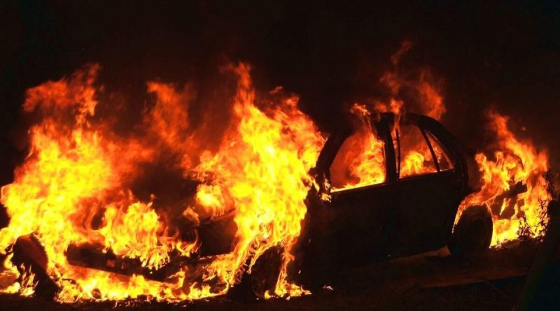 incendio auto caltanissetta per reddito di cittadinanza