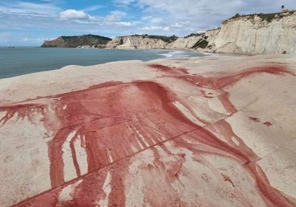 scala dei turchi rosso