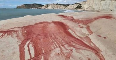 scala dei turchi rosso