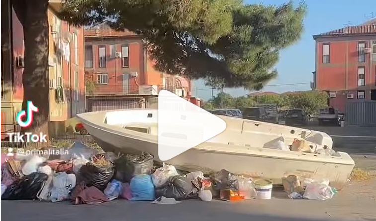 Catania barca rifiuti video San Giovanni Galermo