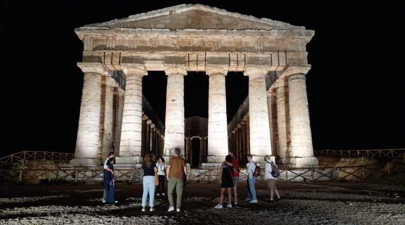 musei sicilia segesta sera