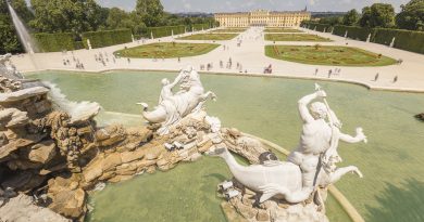 Schonbrunn Vienna copertina