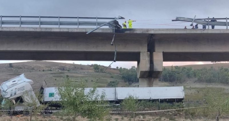 incidente tir viadotto caltanissetta