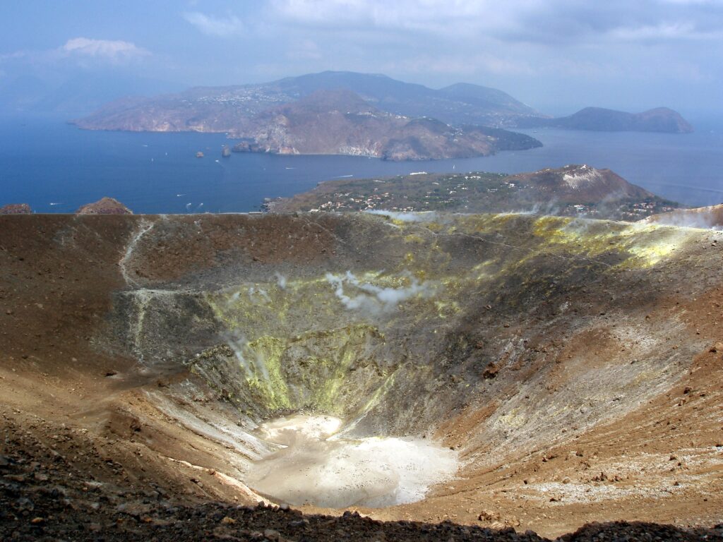 gran cratere vulcano isole eolie