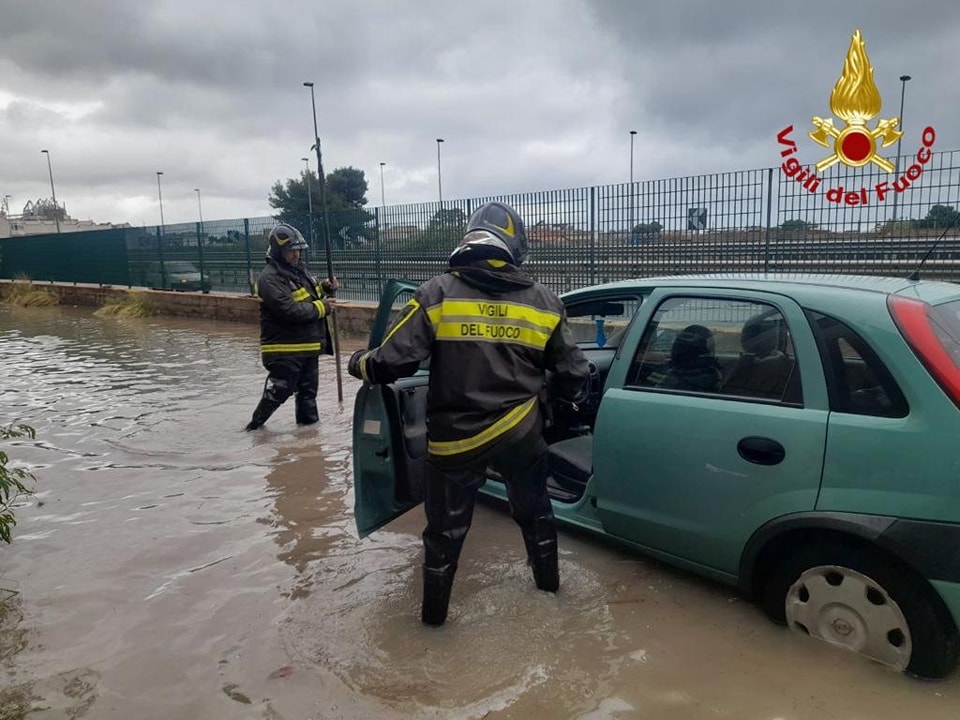 palermo maltempo sicilia vigili del fuoco