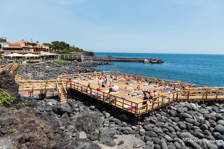 solarium spiaggia san giovanni licuti catania