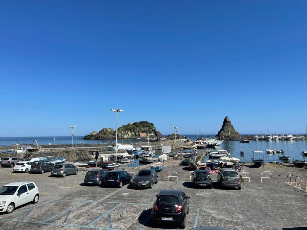 strisce blu aci trezza parcheggio
