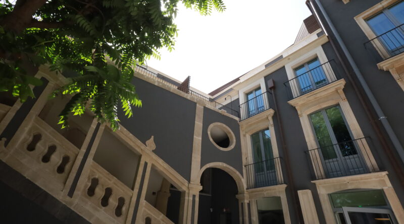 Corte interna - Scala del Vaccarini hotel lusso catania