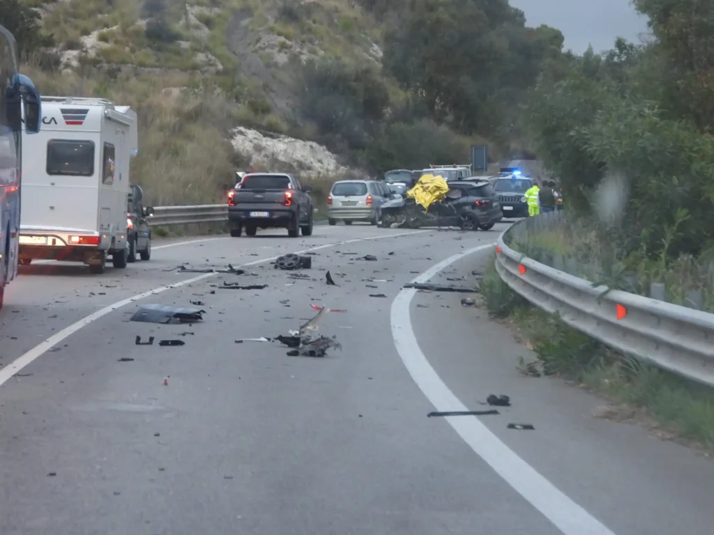 incidente mortale catania ragusa