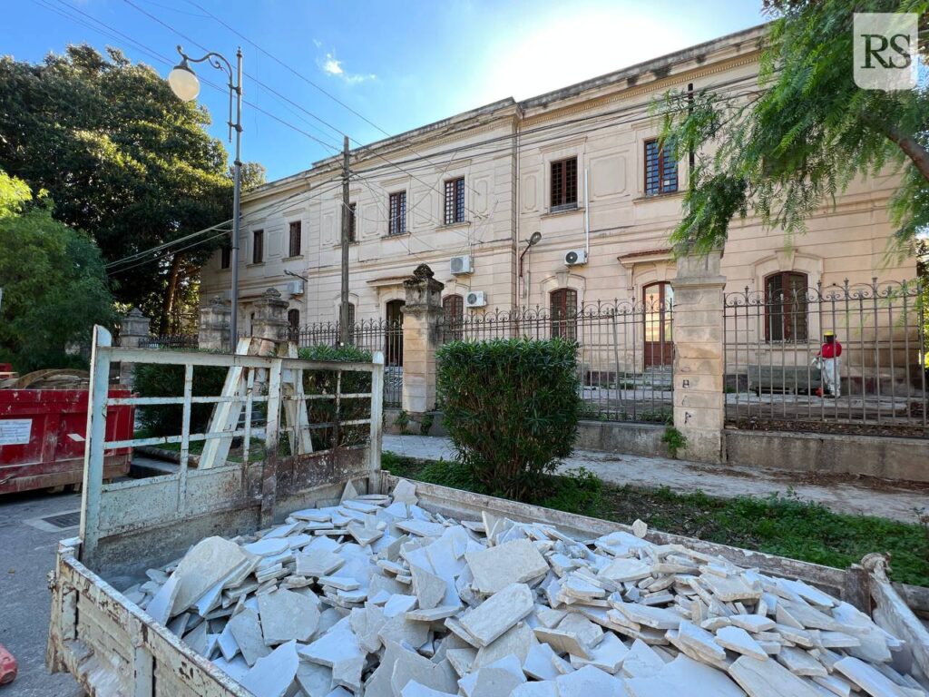 cantiere in corso centro accoglienza droga palermo esterno