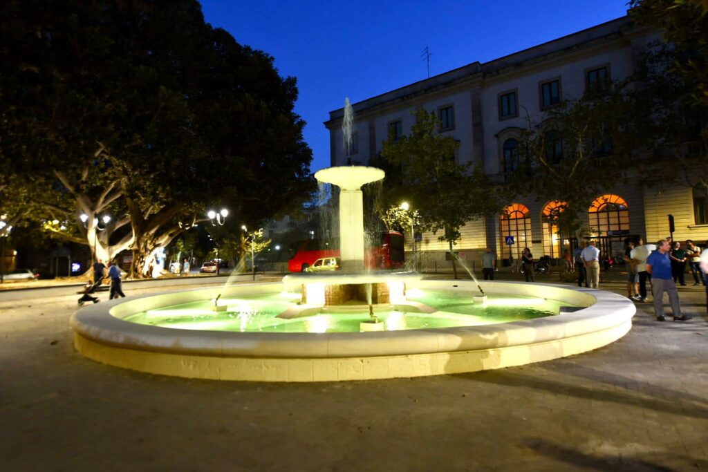 fontana piazza santa maria di gesù 2